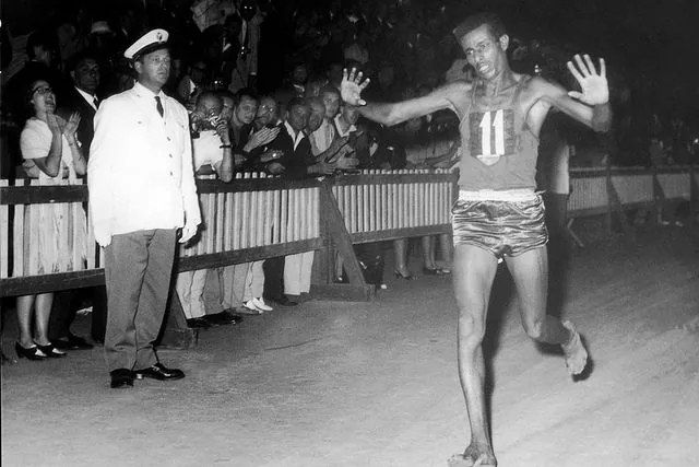 Atletica-Abebe-Bikila-barefoot running