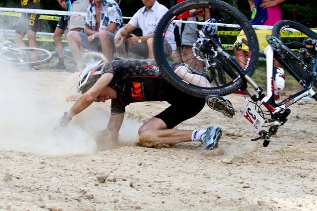 Perché si cade in MTB e come evitarlo