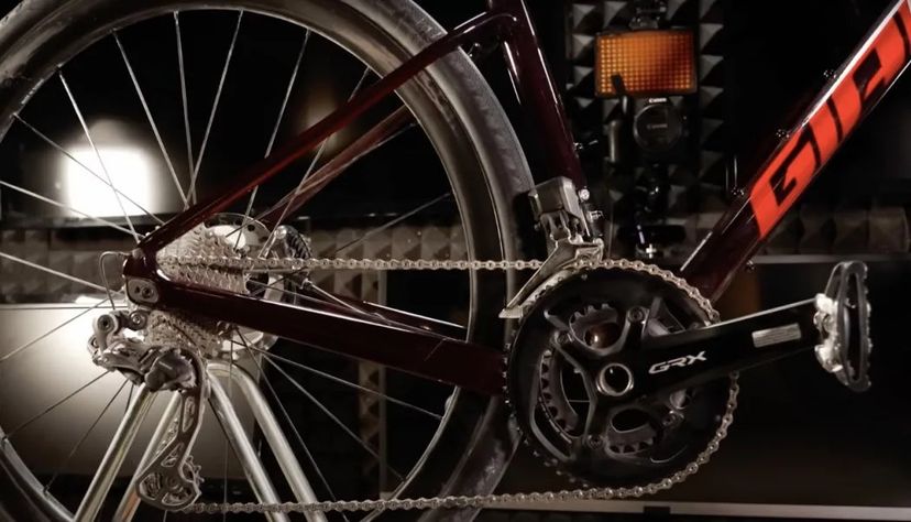 Le 5 differenze tra gravel e bici da corsa