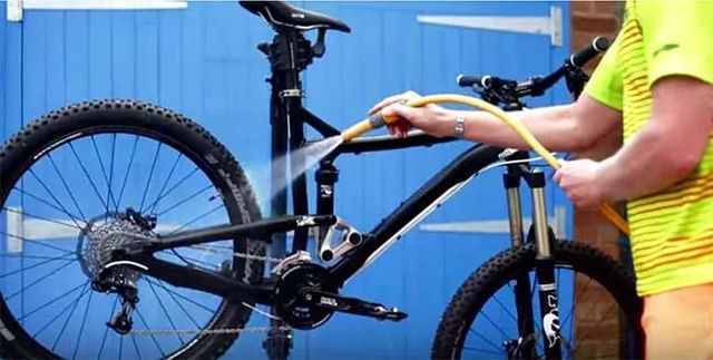 manutenzione bicicletta