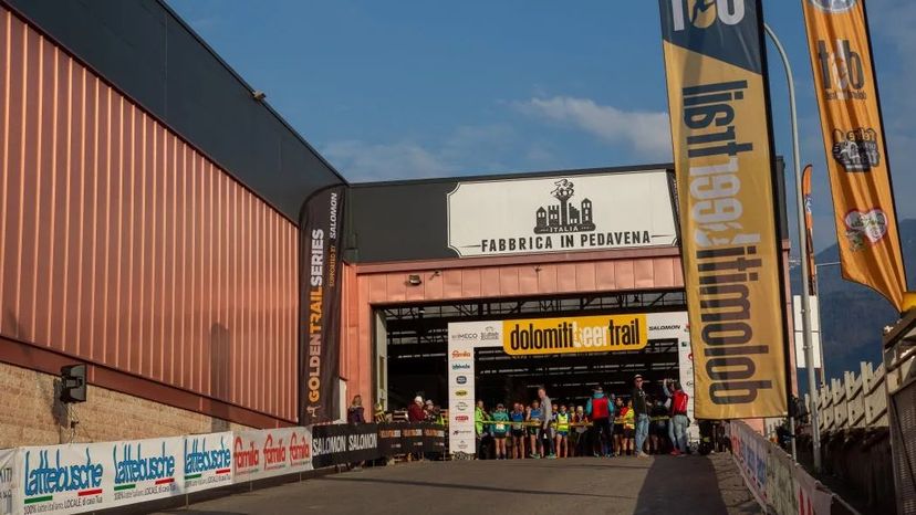Partenza dalla Fabbrica Pedavena della Dolomiti Beer Trail