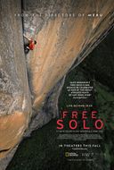 copertina film Free Solo con alpinista che si arrampica sulla montagna