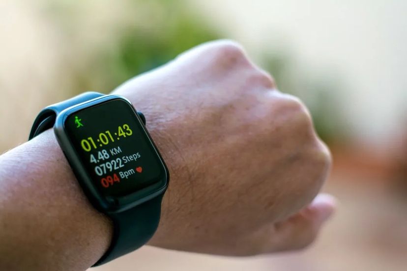 accessorio per rilevare la frequenza cardiaca al polso