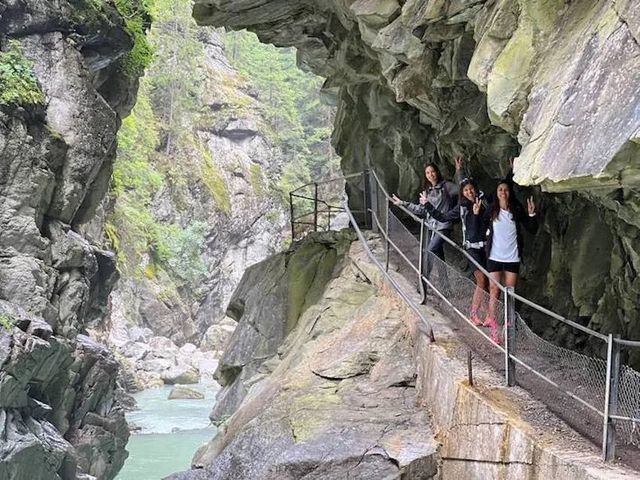 Camminando lungo la Via Spluga, tra Svizzera e Italia