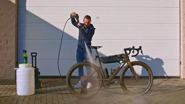 Come lavare la bici con l’idropulitrice: guida completa