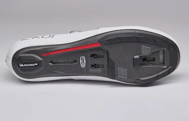 Soles by Michelin rivoluziona il ciclismo con EKOÏ: arriva il sistema pedale-scarpa PW8