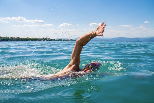 Remate complesse, spinta e posizione: migliora il tuo nuoto in acque libere