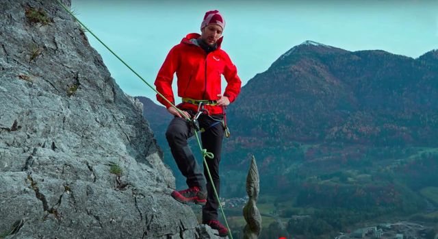 Lo scarpone Ortles Light Mid Powertex di Salewa