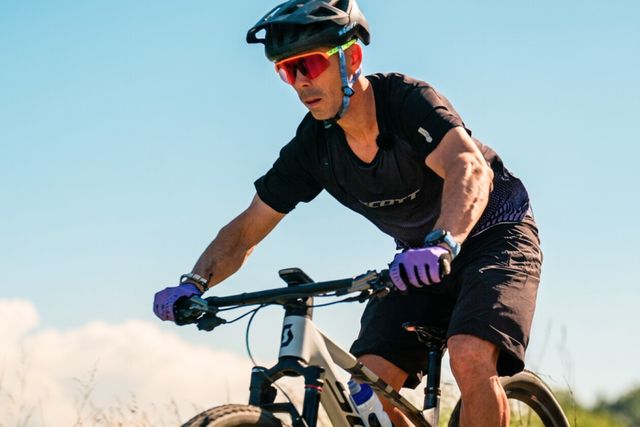 Scendi in sicurezza (e con stile) in MTB con questi consigli