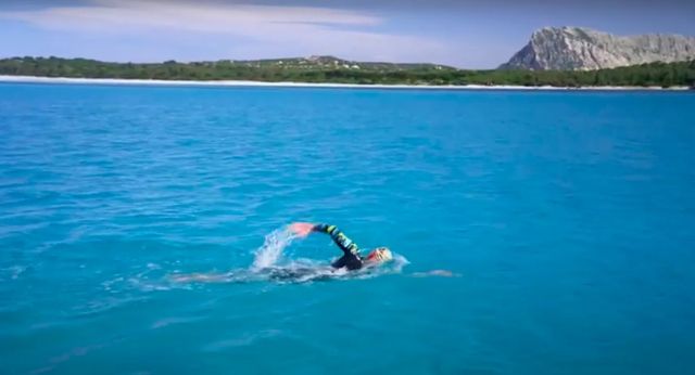 Nuoto in acque libere e nuoto in piscina: quali differenze?