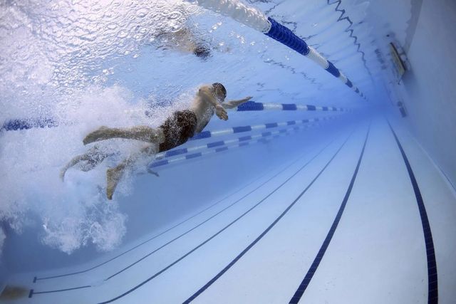 Occhialini da nuoto: come non farli appannare