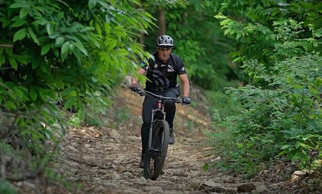 Tecnica in salita con l'e-mtb? Segui questi consigli