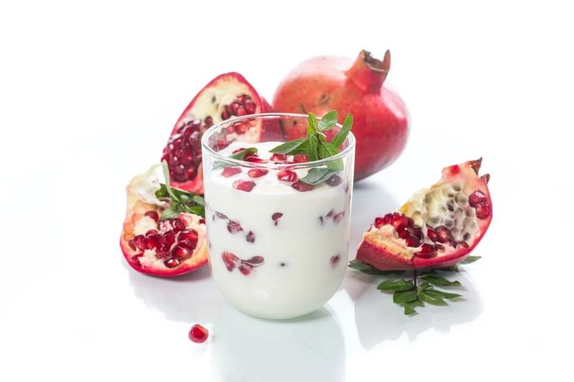 spuntino yogurt e melograno